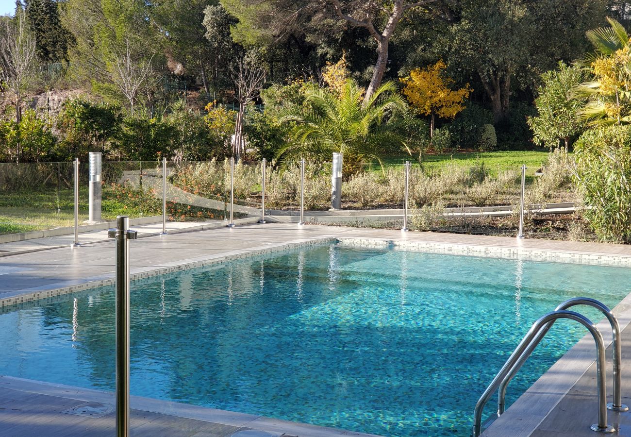 Studio à Saint Raphael - St RAPHAEL Studio 30m2 Climatisé Piscine Parking