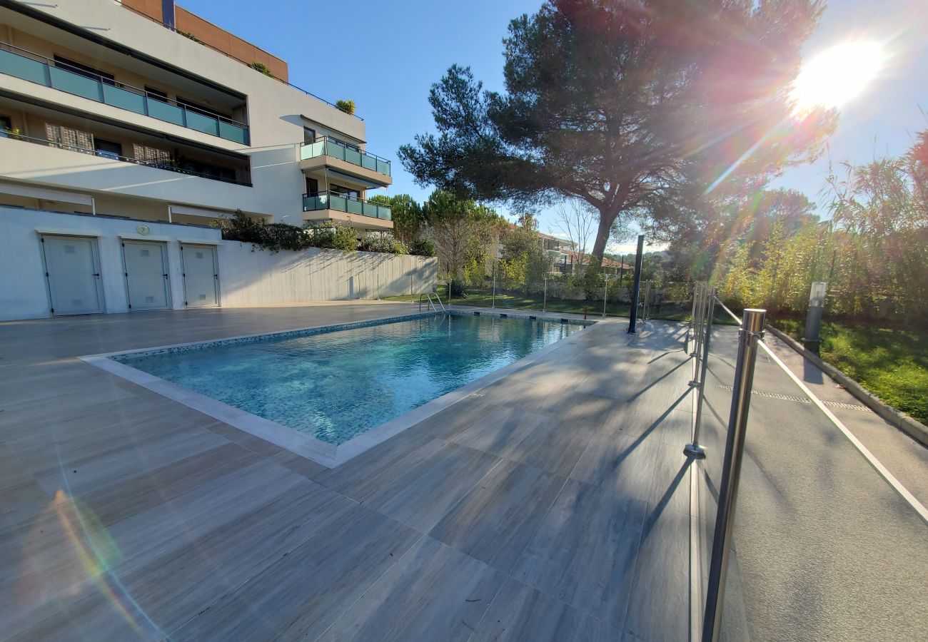 Studio à Saint Raphael - St RAPHAEL Studio 30m2 Climatisé Piscine Parking
