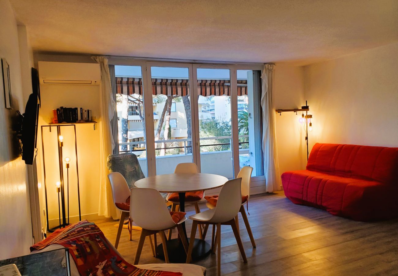 Appartement à Fréjus - MIOUGRANO T2 55m2 Lumineux Climatisé Plage Piscine Parking