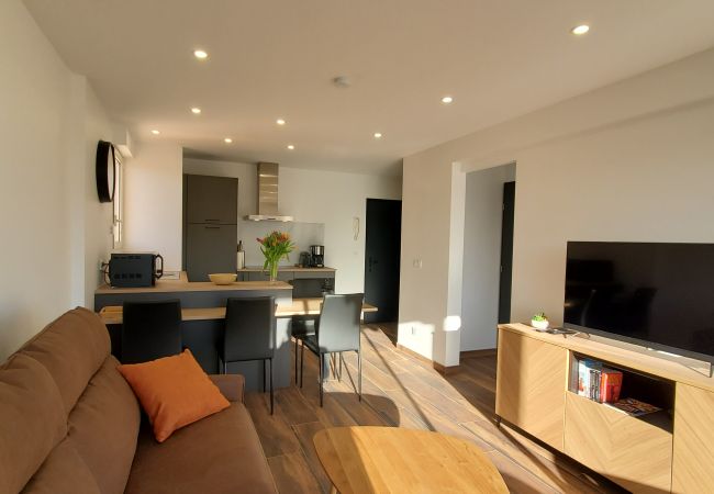 Appartement à Fréjus - Fréjus-Plage, Vue mer, T2, 38m2, 4 personnes, refait à neuf, clim, magnifique  Appartement à Fréjus - Fréjus-Plage, Vue mer, T2, 38m2, 4 personnes, refait à neuf, clim, magnifique