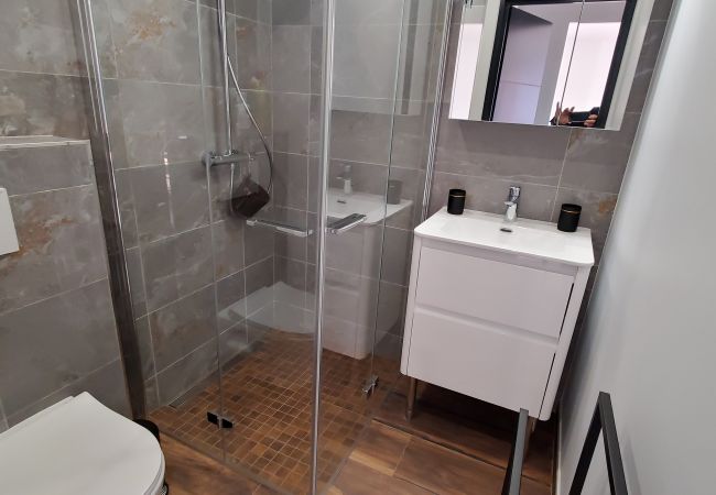 Appartement à Fréjus - Fréjus-Plage, Vue mer, T2, 38m2, 4 personnes, refait à neuf, clim, magnifique  Appartement à Fréjus - Fréjus-Plage, Vue mer, T2, 38m2, 4 personnes, refait à neuf, clim, magnifique
