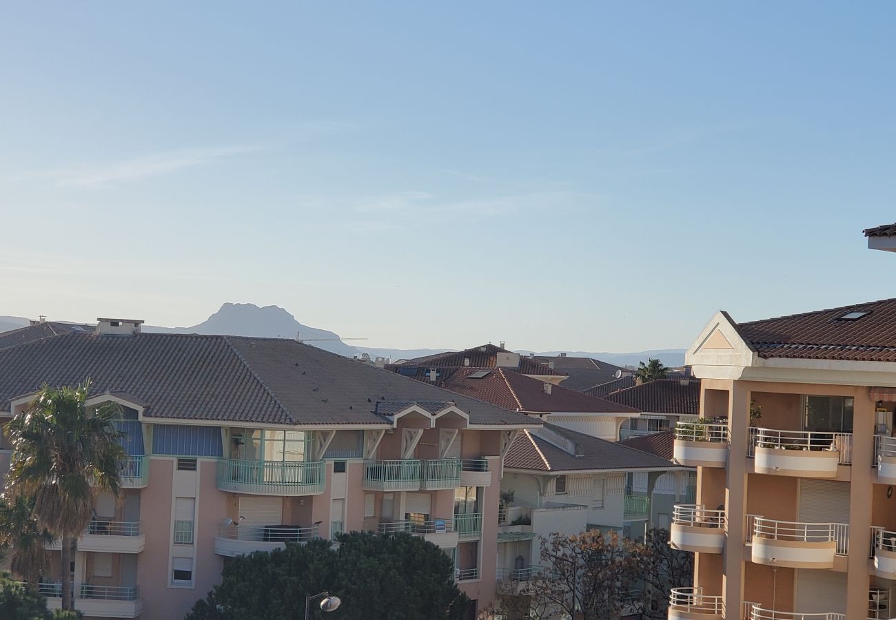 Appartement à Fréjus - Fréjus-Plage, Vue mer, T2, 38m2, 4 personnes, refait à neuf, clim, magnifique 