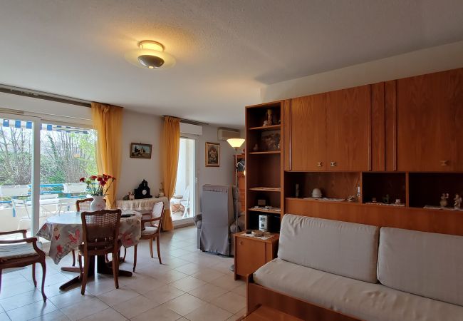 Appartement à Fréjus - Fréjus Plage, Le Sextant, Grand T2 de 52m2, 3/4 personnes, piscine, grand balcon, WIFI Fibre SFRclimatisé séjour, 400m des plages