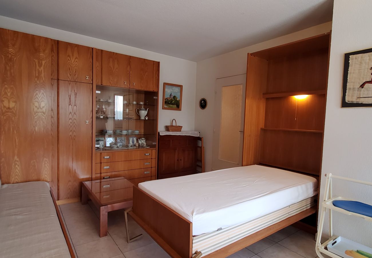 Appartement à Fréjus - Fréjus Plage, Le Sextant, Grand T2 de 52m2, 3/4 personnes, piscine, grand balcon, WIFI Fibre SFRclimatisé séjour, 400m des plages
