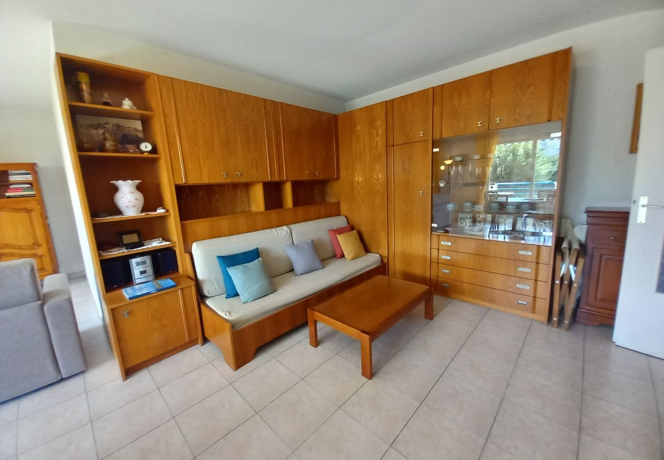 Appartement à Fréjus - Fréjus Plage, Le Sextant, Grand T2 de 52m2, 3/4 personnes, piscine, grand balcon, WIFI Fibre SFRclimatisé séjour, 400m des plages