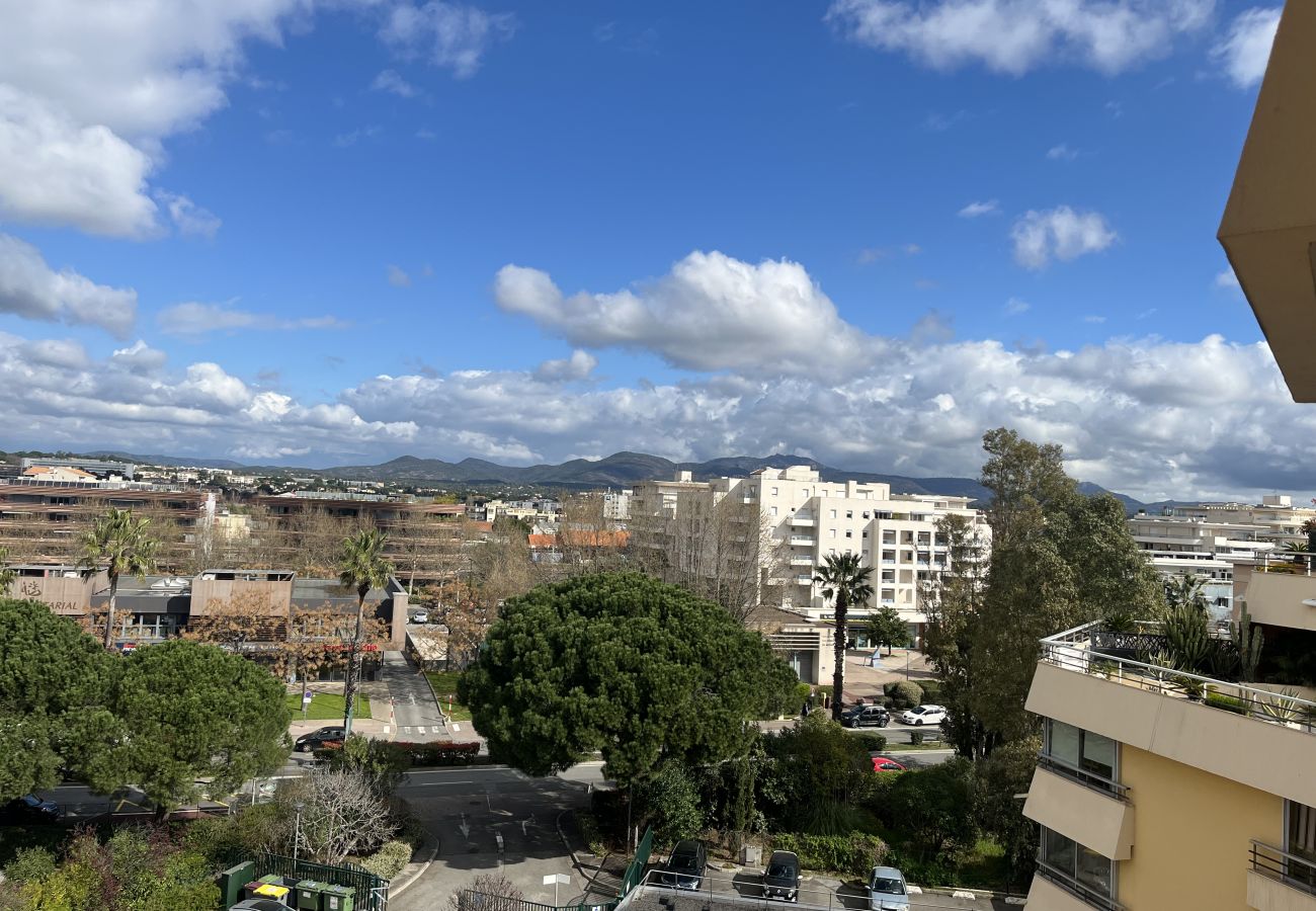Studio à Fréjus - Fréjus Plage, LA MIOUGRANO, studette 18m2, capacité 2 personnes, piscine,plages et front de mer proches