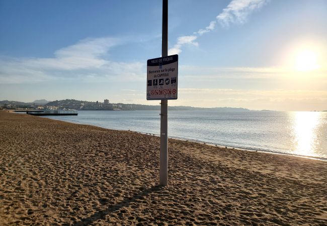 Appartement à Fréjus - Vue sur mer et à 50m des plages, 3pièces en 1er étage de villa, climatisé et belle terrasse pour 4 privilégiés Appartement à Fréjus - Vue sur mer et à 50m des plages, 3pièces en 1er étage de villa, climatisé et belle terrasse pour 4 privilégiés