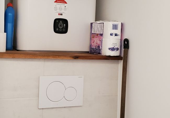 Appartement à Fréjus - LE CAPITOLE, Vue mer, Studio cabine 27m2 les pieds dans l'eau, 2 adultes, 2 enfants, clim et garage Appartement à Fréjus - LE CAPITOLE, Vue mer, Studio cabine 27m2 les pieds dans l'eau, 2 adultes, 2 enfants, clim et garage