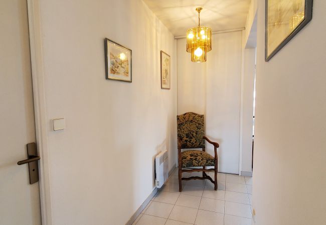 Appartement à Fréjus - Fréjus-Plage, 110m2, 3 chambres, 6 personnes, face mer, clim et garage double Appartement à Fréjus - Fréjus-Plage, 110m2, 3 chambres, 6 personnes, face mer, clim et garage double