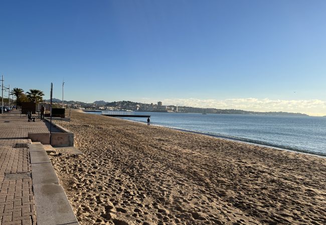 Appartement à Fréjus - Fréjus Plage, Le Méditerranée, Grand T2, 56 m2, 4 personnes, Vue Mer  Appartement à Fréjus - Fréjus Plage, Le Méditerranée, Grand T2, 56 m2, 4 personnes, Vue Mer
