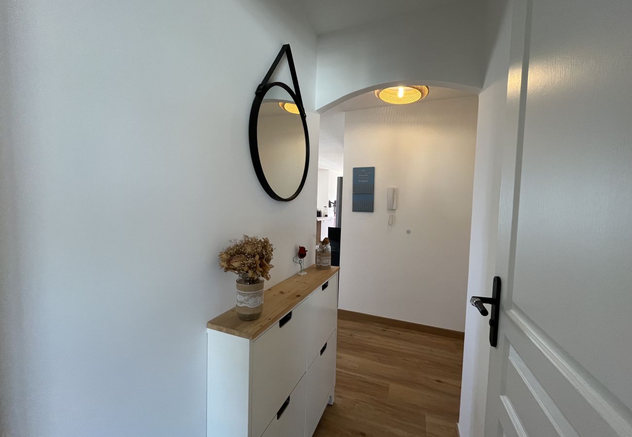 Appartement à Fréjus - PORT FREJUS, Rare à la location logement dernier étage, climatisé, état neuf, très belles prestations, pour 8 personnes, garage fermé
