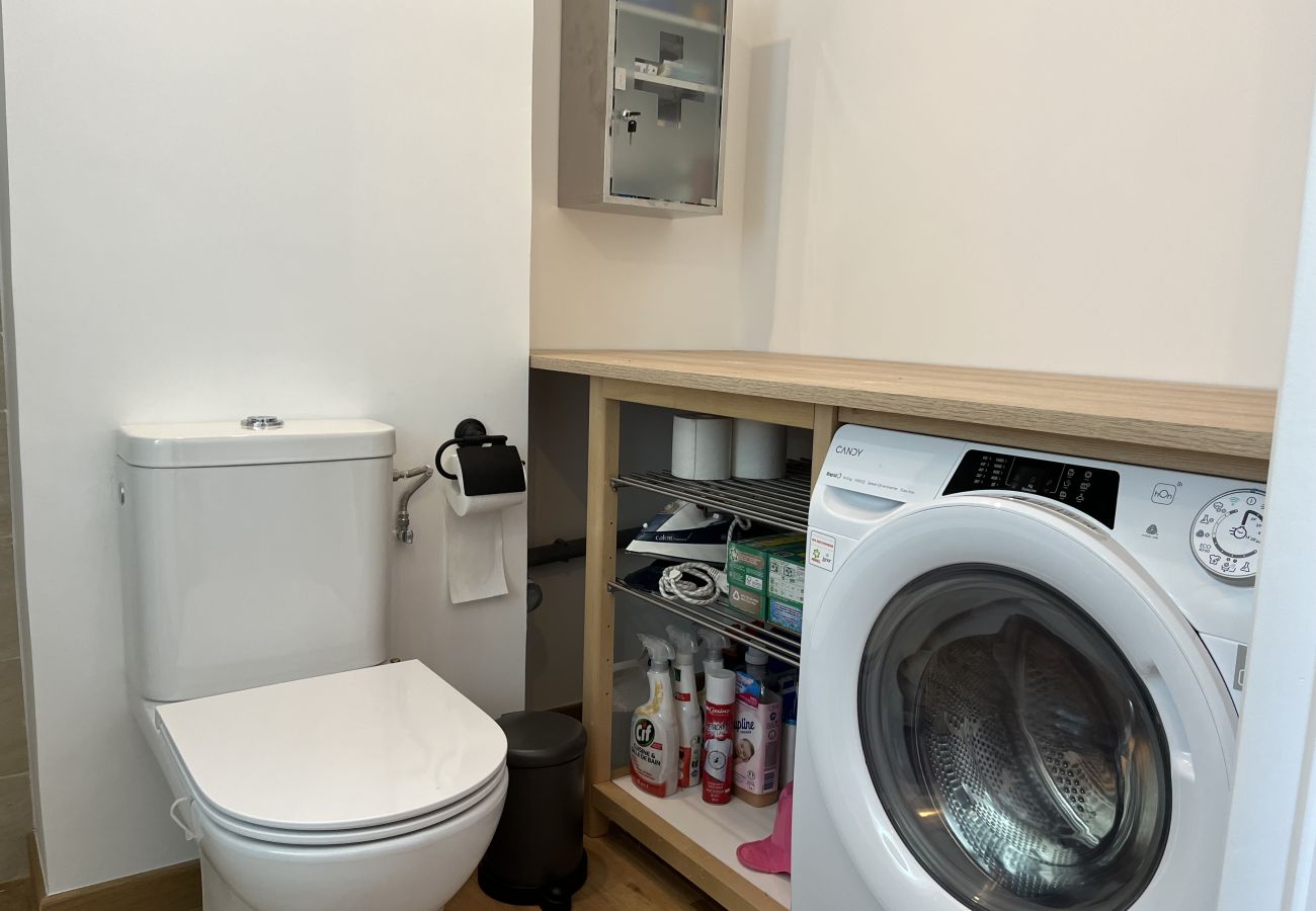 Appartement à Fréjus - PORT FREJUS, Rare à la location logement dernier étage, climatisé, état neuf, très belles prestations, pour 8 personnes, garage fermé