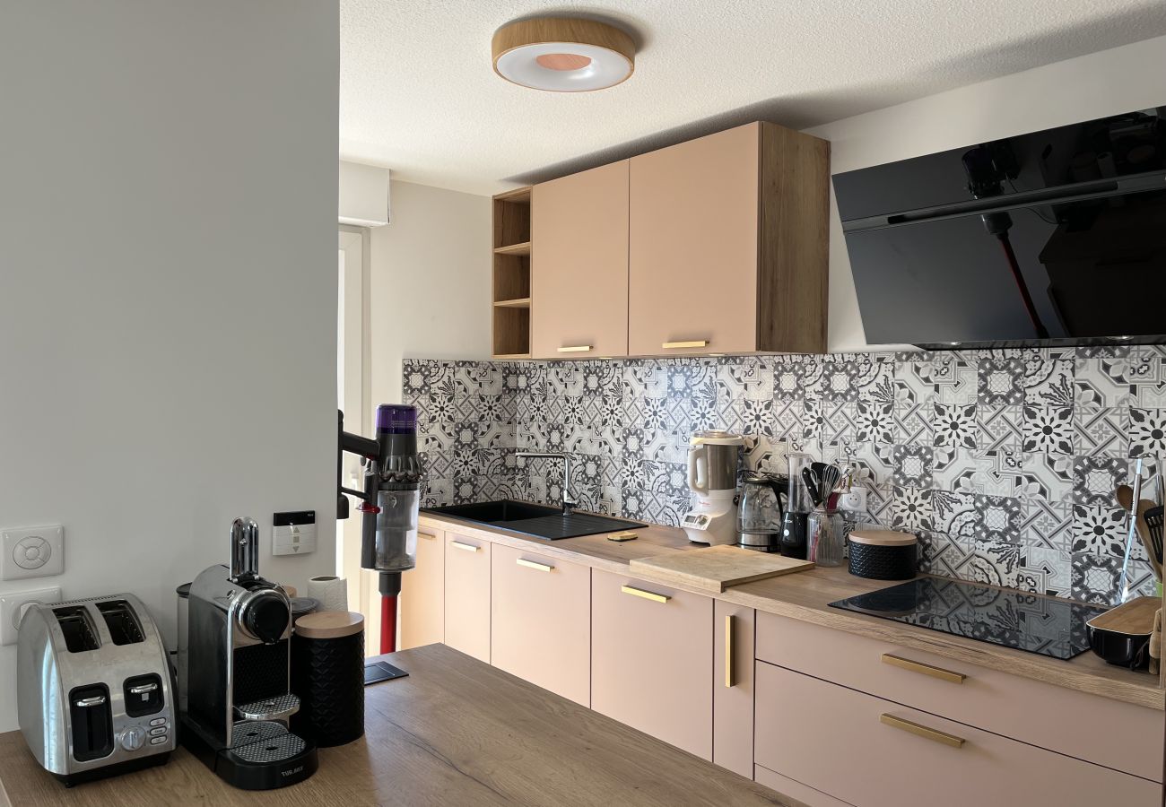 Appartement à Fréjus - PORT FREJUS, Rare à la location logement dernier étage, climatisé, état neuf, très belles prestations, pour 8 personnes, garage fermé