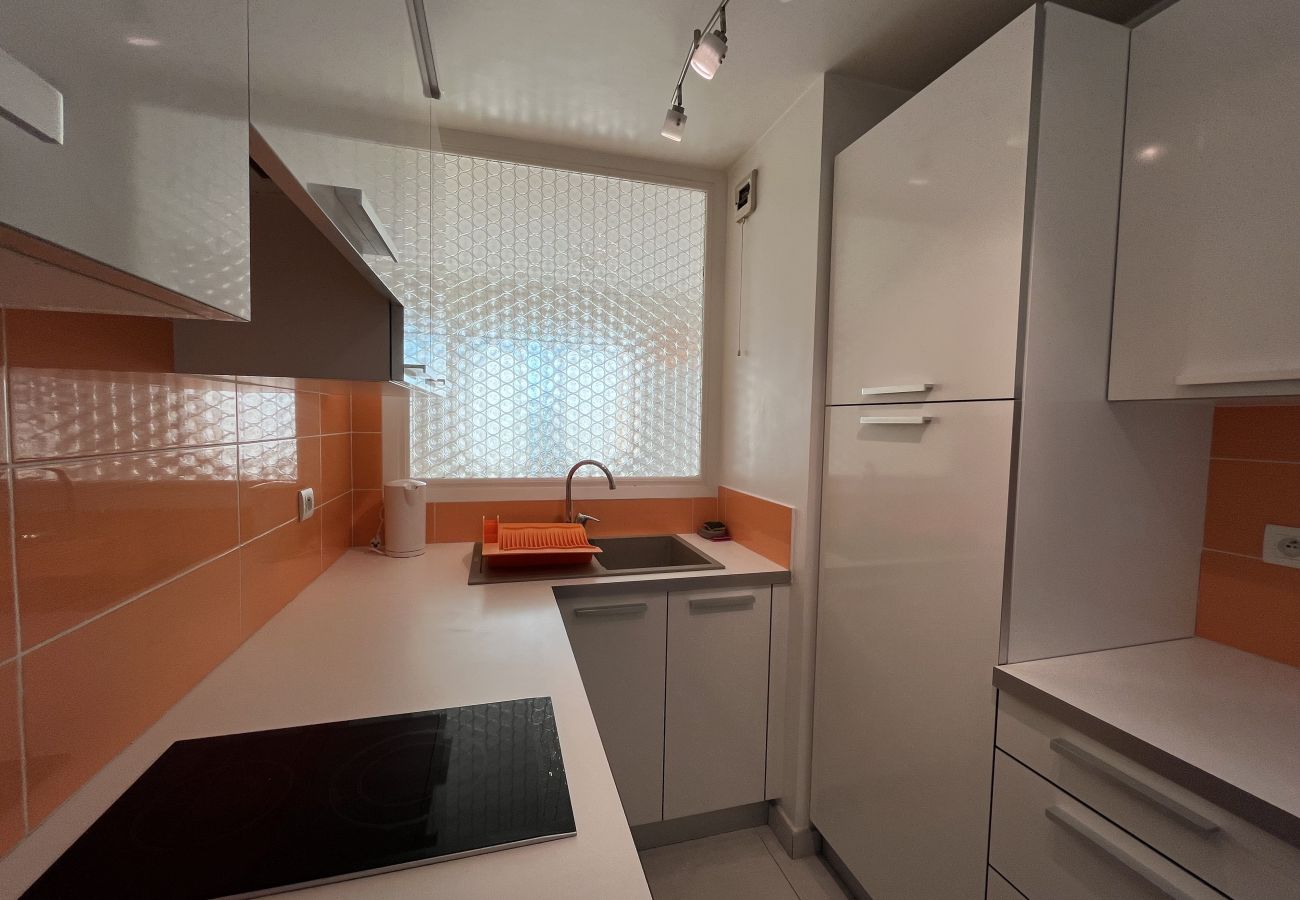 Appartement à Saint Raphael - Magnifique T2, proche gare TGV, proche plage de sable fin, climatisé, capacité 4 personnes