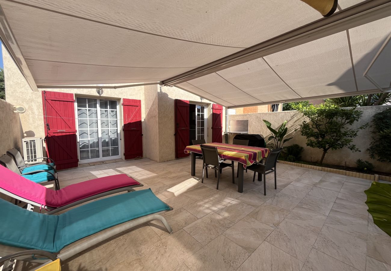 Villa à Fréjus - Fréjus moins de 3 km des plages, Maison pour 6 personnes, 3 chambres, climatisé, wifi, parkings
