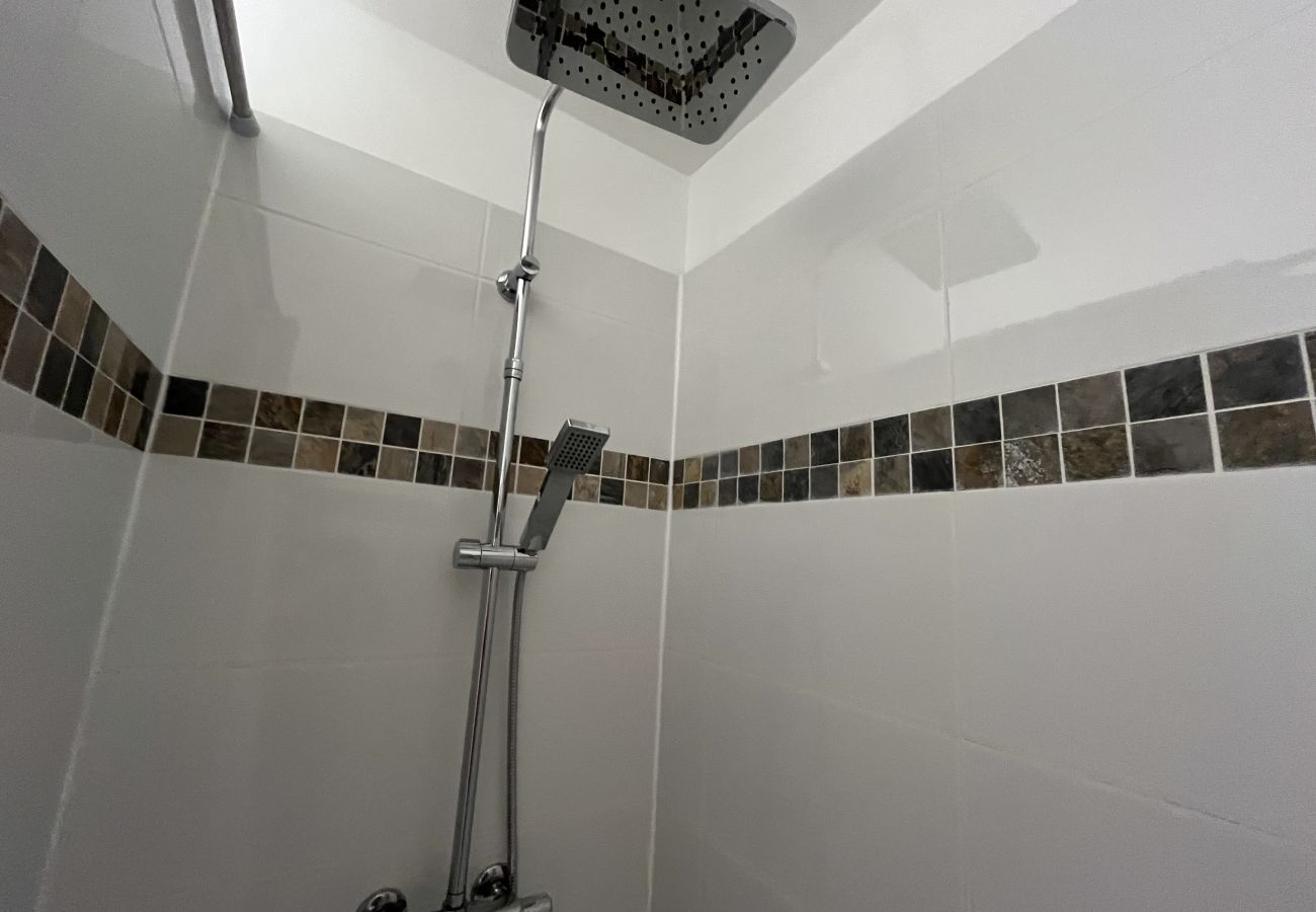 Appartement à Fréjus - Le Capitole, magnifique vue mer, T2+cabine, 40m2, clim et garage