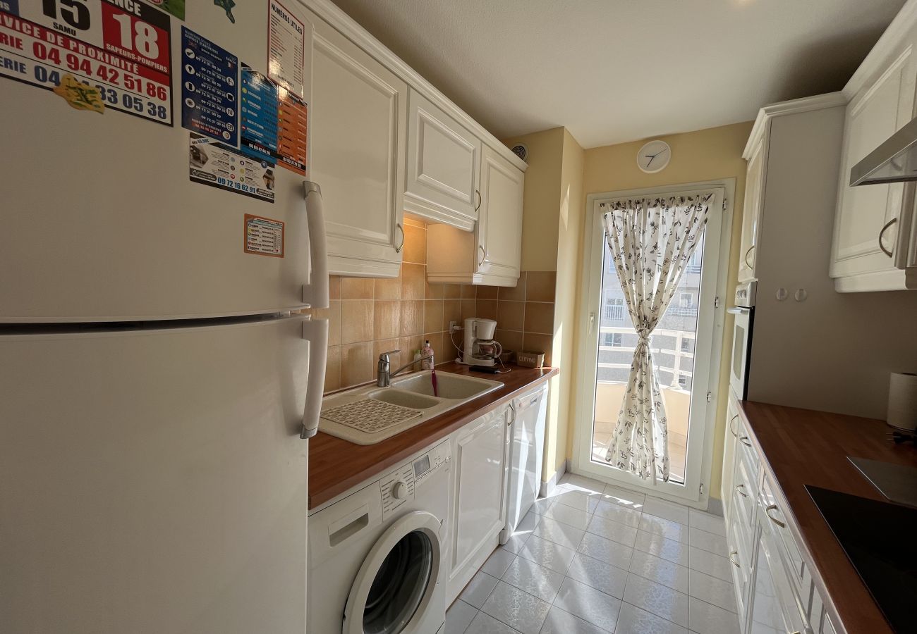 Appartement à Fréjus - Port Fréjus Le Miramar, vue exceptionnelle , grand balcon 25m2 4 personnes; 2 chambres, 85m2 