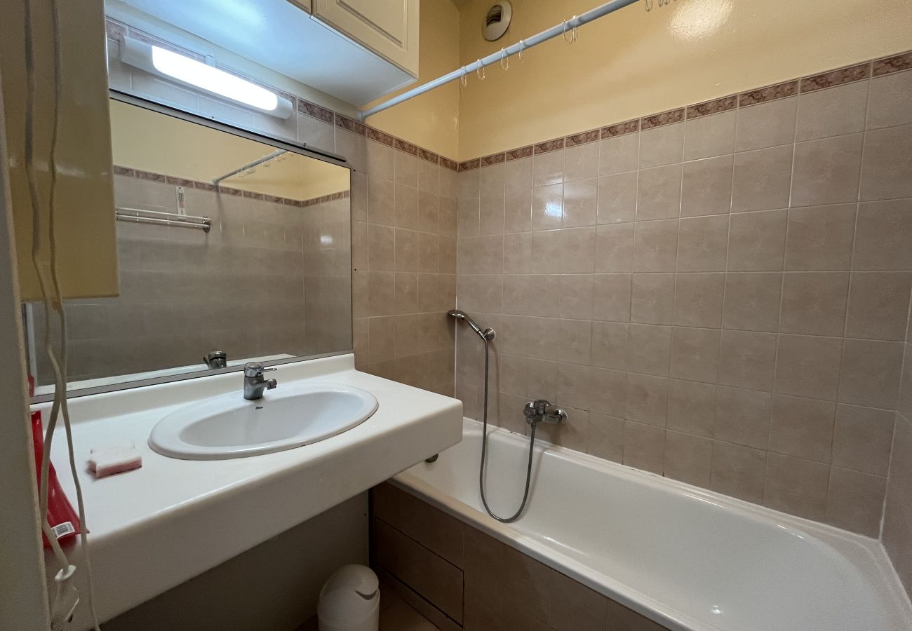 Studio à Fréjus - Port Frejus Quartier Latin 4, 100m des plages, Studio