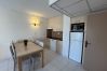 Appartement à Fréjus - Résidence Cap Hermès pour 4 personnes, superbe vue mer, T3, climatisé, piscine, accès direct plage, parking privé, grand balcon Appartement à Fréjus - Résidence Cap Hermès pour 4 personnes, superbe vue mer, T3, climatisé, piscine, accès direct plage, parking privé, grand balcon