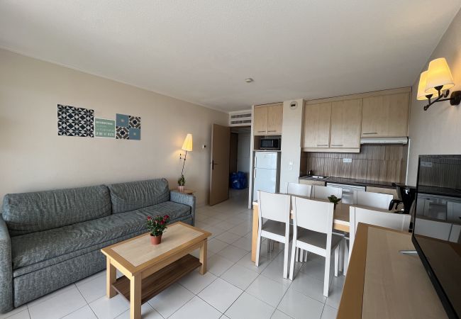 Appartement à Fréjus - Cap Hermès, vue mer magnifique, accès piscine pour ce logement, 4 personnes, clim, parking privé, accès direct aux plages Appartement à Fréjus - Cap Hermès, vue mer magnifique, accès piscine pour ce logement, 4 personnes, clim, parking privé, accès direct aux plages