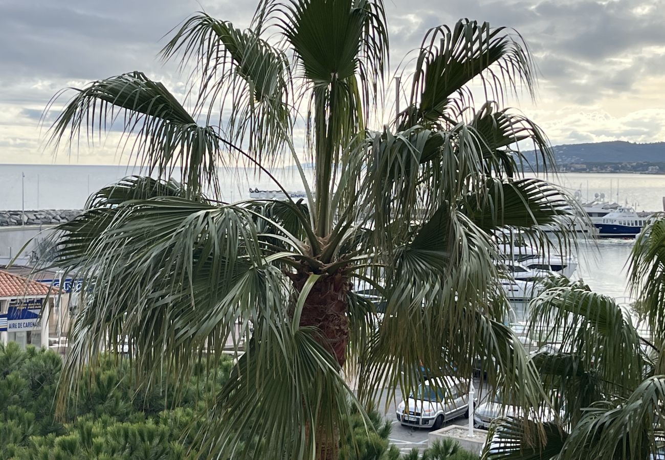 Studio à Fréjus - Le Capitole, Studio 26m2, climatisé, vue mer, balcon, WIFI, parking pour 2 adultes et 2 enfants