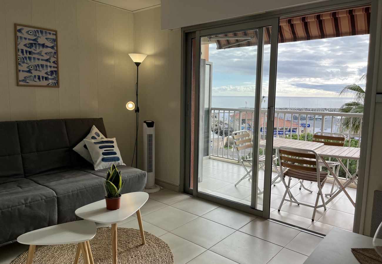 Studio à Fréjus - Le Capitole, Studio 26m2, climatisé, vue mer, balcon, WIFI, parking pour 2 adultes et 2 enfants