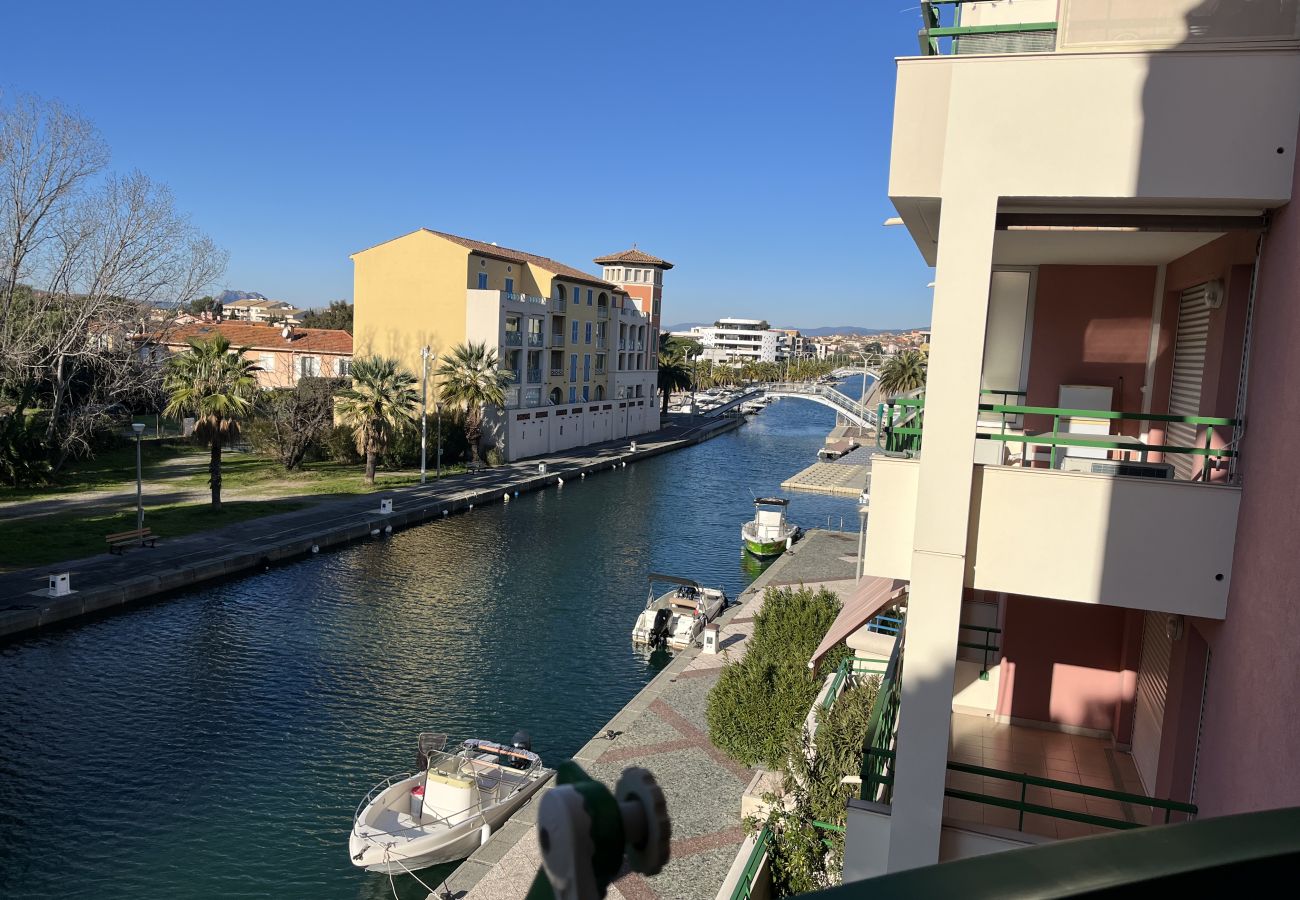 Appartement à Fréjus - PortFréjus LE NAUTICA, T2/3, 5 personnes, proche plages et commodités, grand balcon, climatisé, wifi et garage