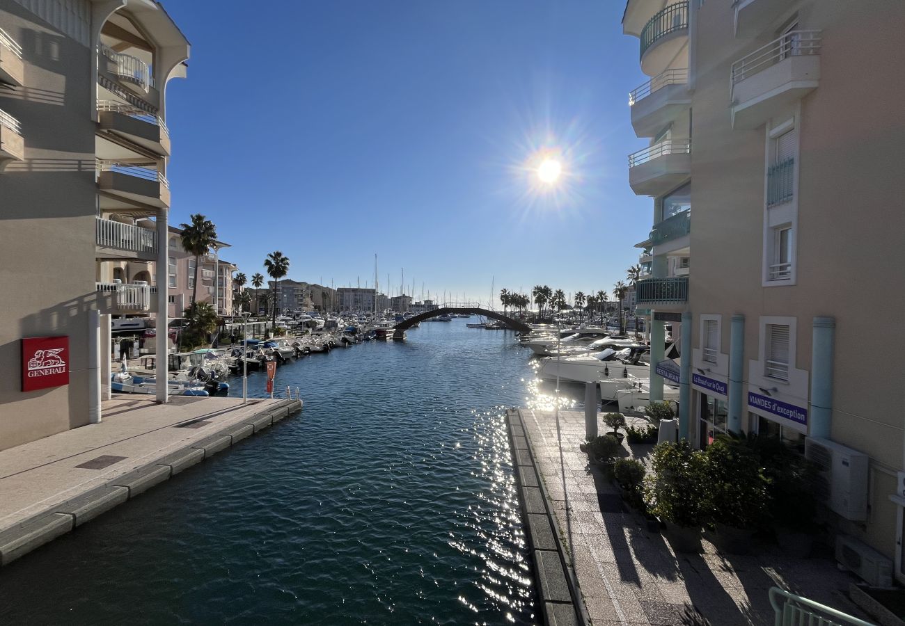 Appartement à Fréjus - PortFréjus LE NAUTICA, T2/3, 5 personnes, proche plages et commodités, grand balcon, climatisé, wifi et garage