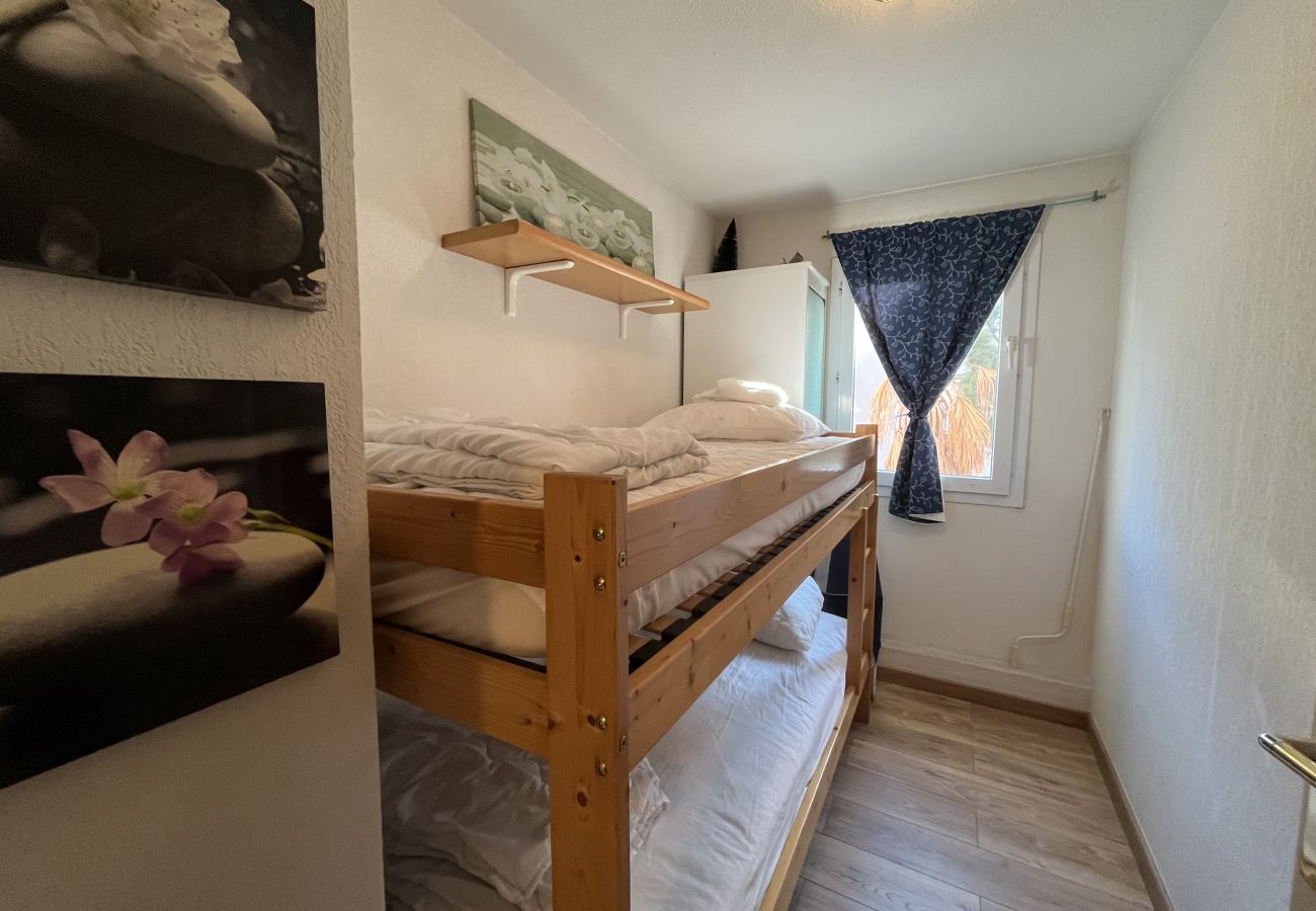 Appartement à Fréjus - PortFréjus LE NAUTICA, T2/3, 5 personnes, proche plages et commodités, grand balcon, climatisé, wifi et garage