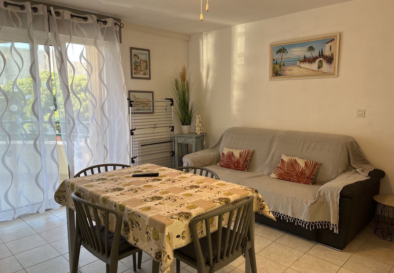 Appartement à Fréjus - PortFréjus LE NAUTICA, T2/3, 5 personnes, proche plages et commodités, grand balcon, climatisé, wifi et garage