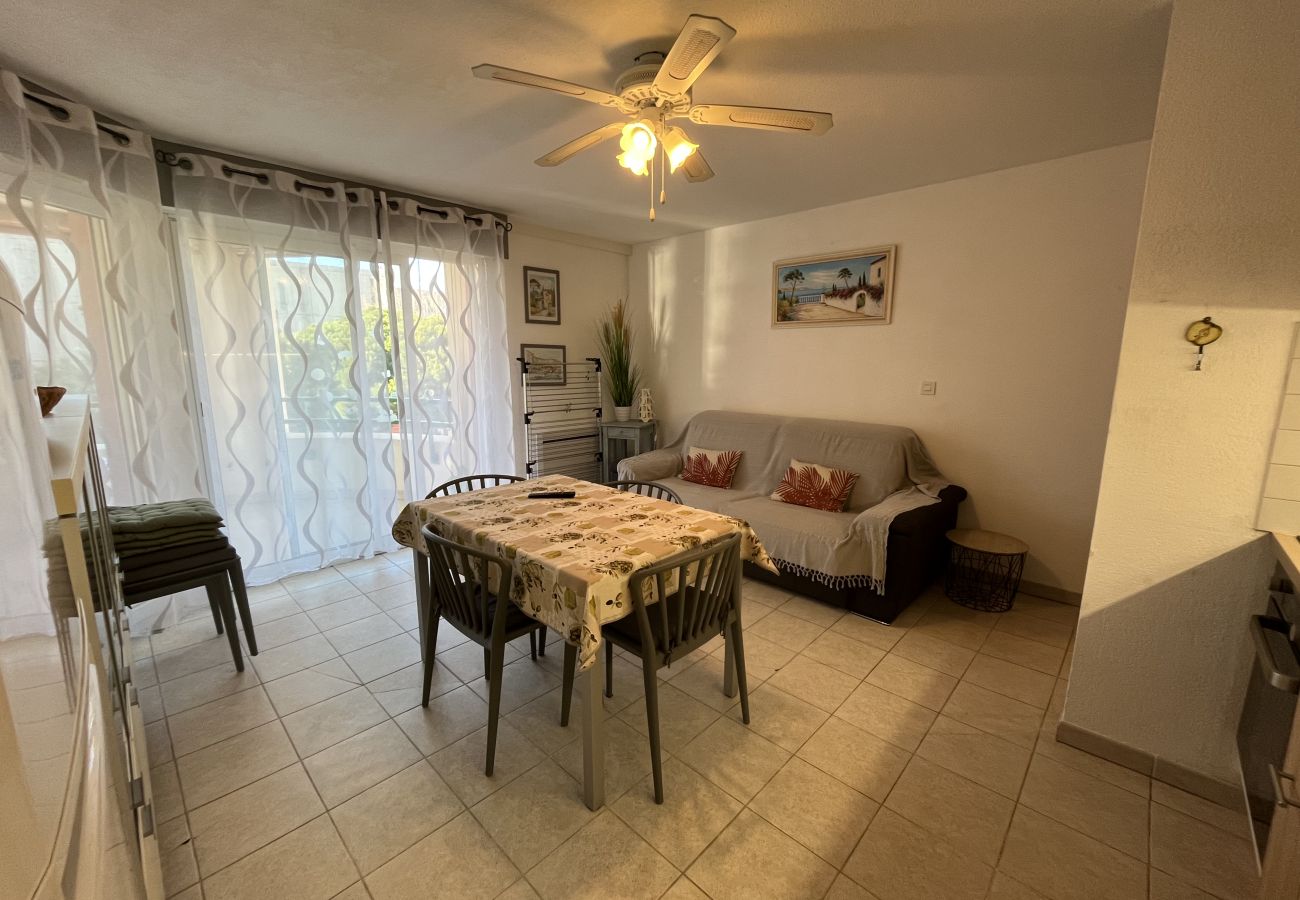 Appartement à Fréjus - PortFréjus LE NAUTICA, T2/3, 5 personnes, proche plages et commodités, grand balcon, climatisé, wifi et garage