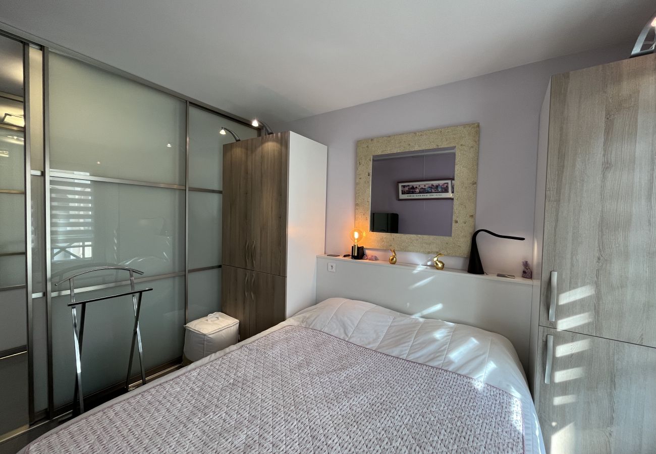 Appartement à Fréjus - Sur les quais de Port-Fréjus, magnifique T2 de 50m2, vue incroyable, climatisé, WIFI et grand garage