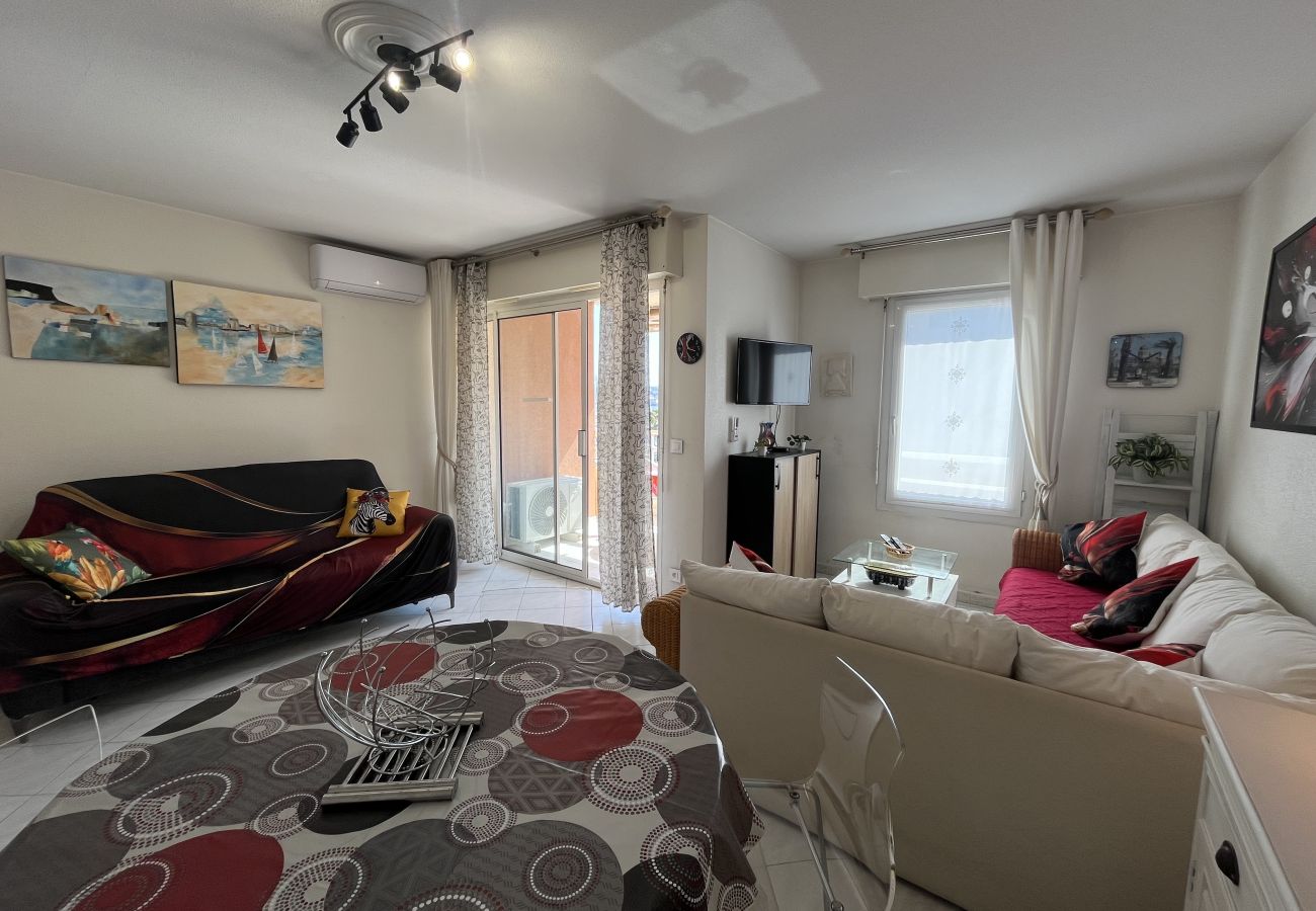 Appartement à Fréjus - Port Fréjus, Les Rives Latines, 100m des plages, Vue Port, t2 40m2, 4 pers, clim, garage