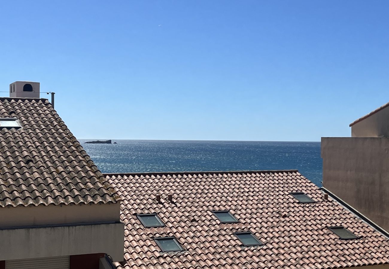 Studio à Fréjus - Le Capitole, front de mer, studio avec coin nuit pour 3 personnes, 26m2, balcon aperçu mer, climatisé parking privatif 