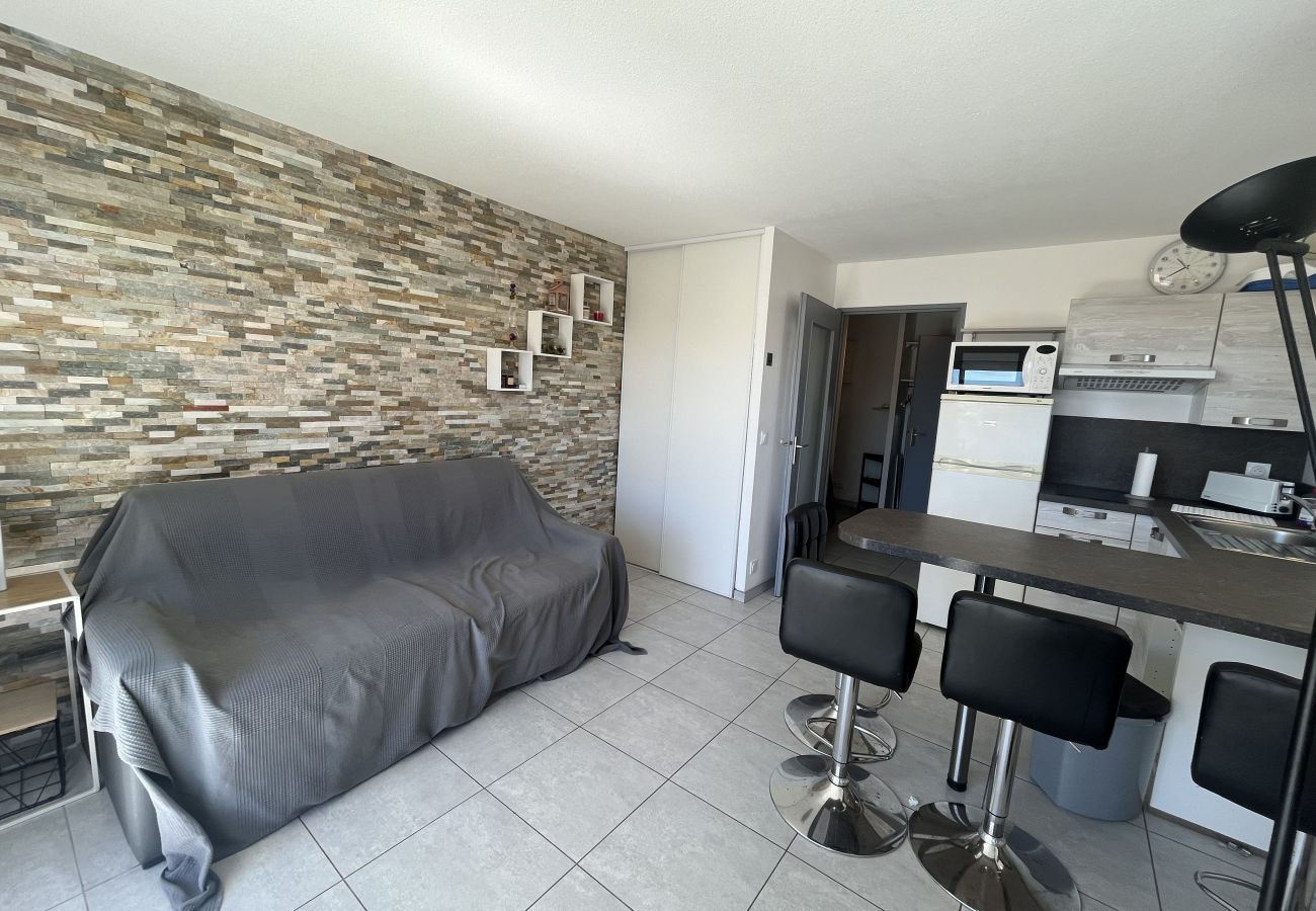 Studio à Fréjus - Le Capitole, front de mer, studio avec coin nuit pour 3 personnes, 26m2, balcon aperçu mer, climatisé parking privatif 