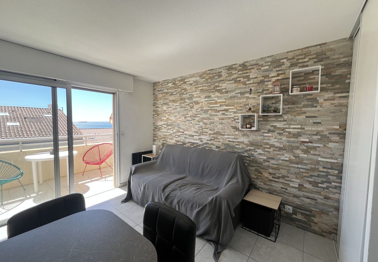 Studio à Fréjus - Le Capitole, front de mer, studio avec coin nuit pour 3 personnes, 26m2, balcon aperçu mer, climatisé parking privatif 