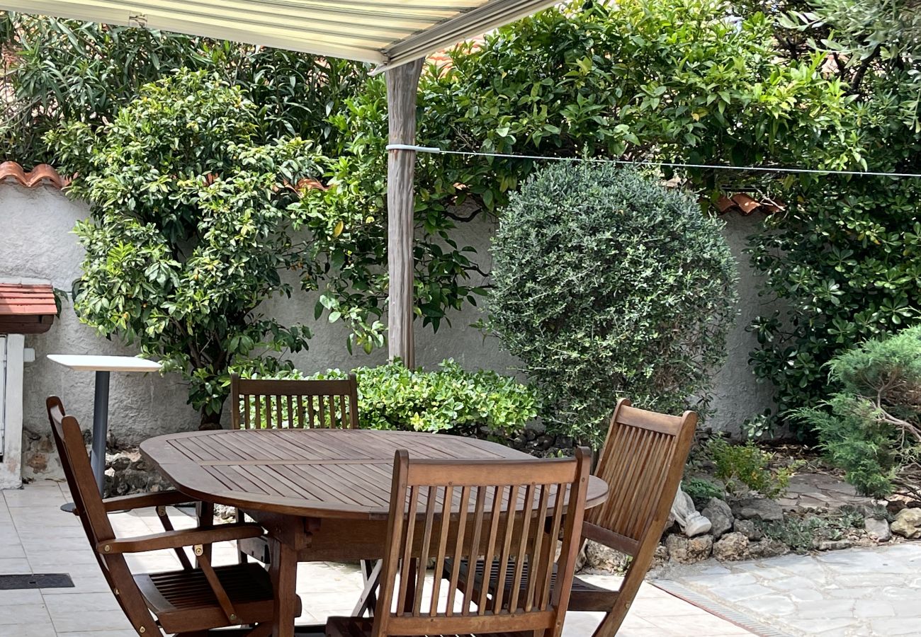 Maison à Fréjus - Fréjus Plage - 5mins à pied des plages - Maisonette avec jardin, 4p, au calme absolu