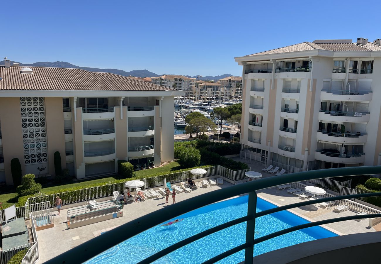 Appartement à Fréjus - Résidence OPEN, T2 41m2, pour 5 personnes, proche port, plages, piscine, parking privatif
