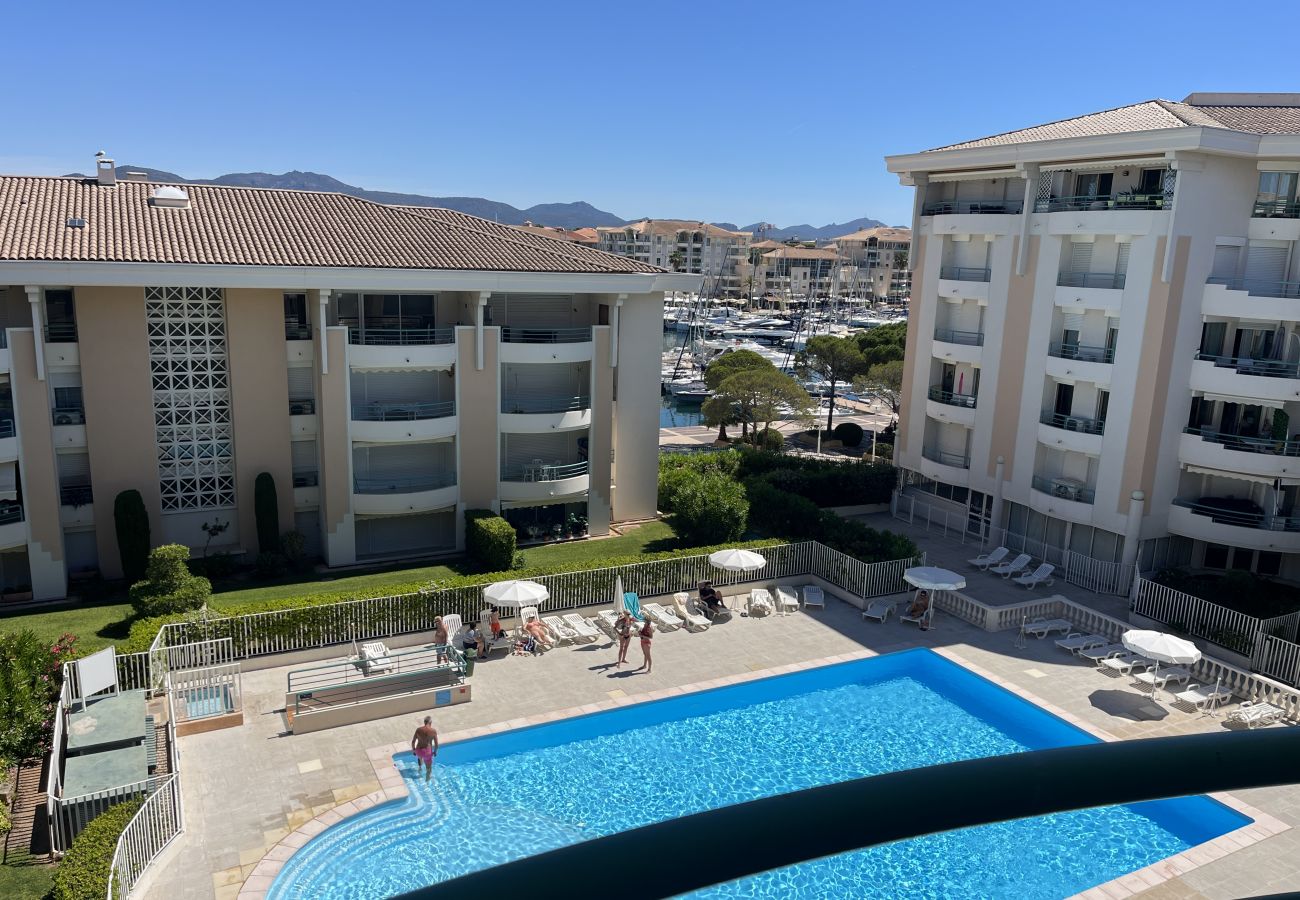 Appartement à Fréjus - Résidence OPEN, T2 41m2, pour 5 personnes, proche port, plages, piscine, parking privatif