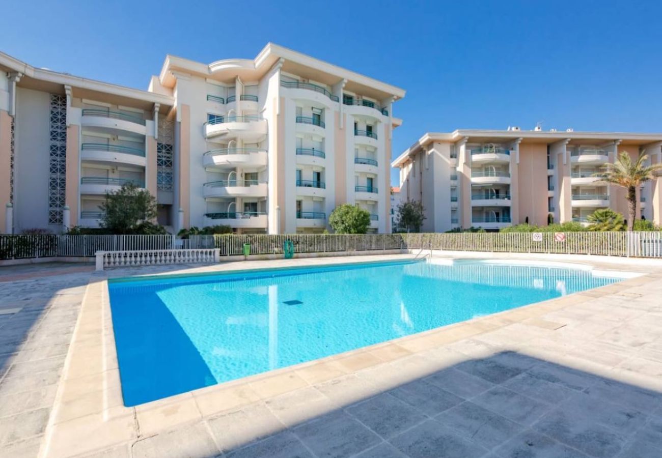 Appartement à Fréjus - Résidence OPEN, T2 41m2, pour 5 personnes, proche port, plages, piscine, parking privatif