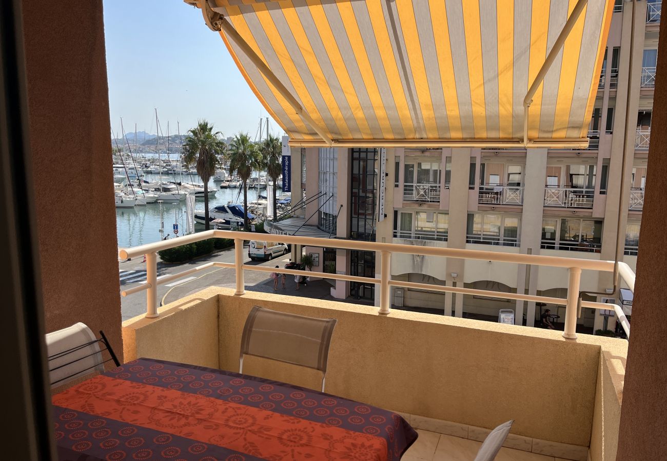 Appartement à Fréjus - Port Fréjus, Les Rives Latines, 100m des plages, Vue Port, t2 40m2, 4 pers, parking