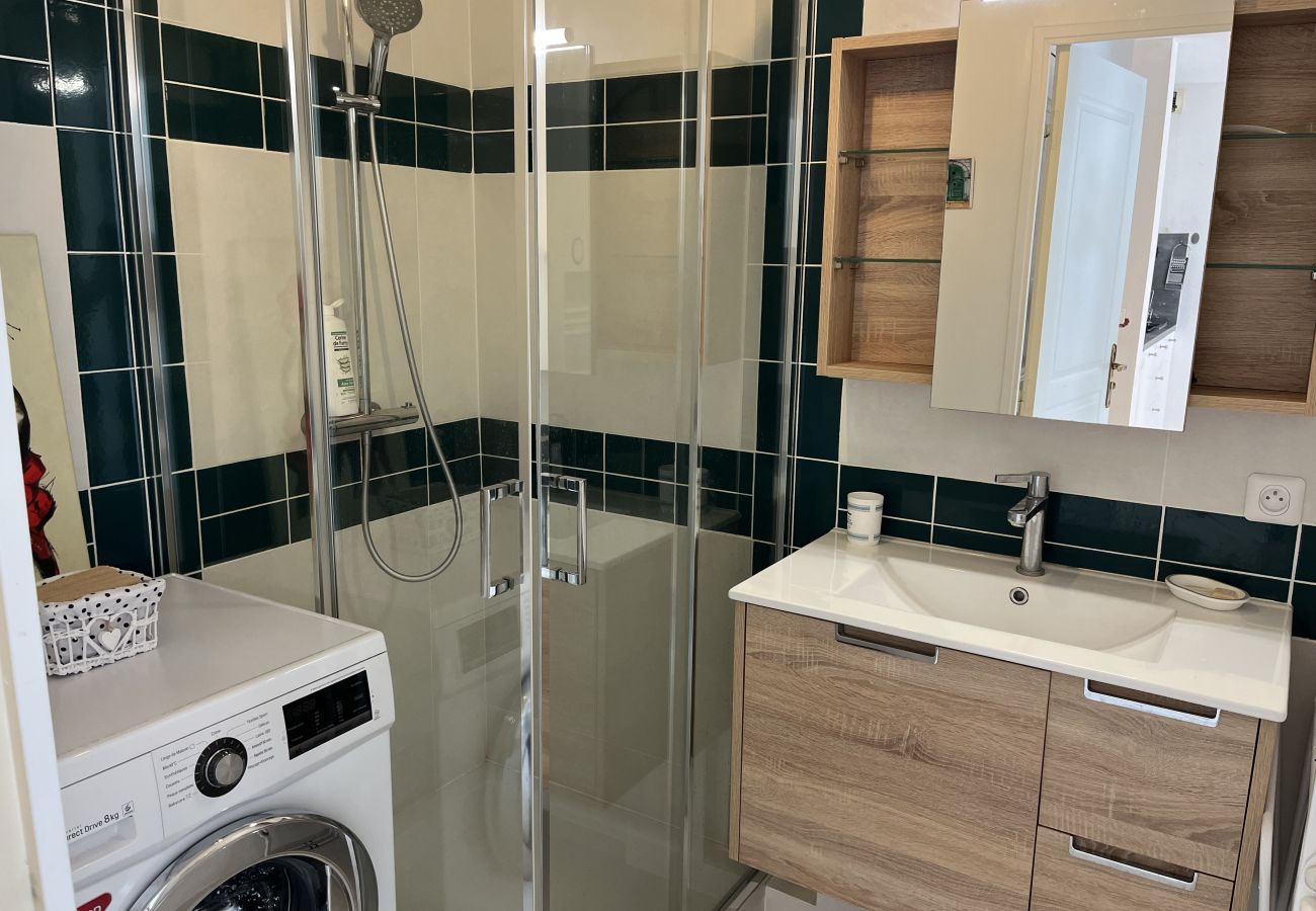 Appartement à Fréjus - Port Fréjus, Les Rives Latines, 100m des plages, Vue Port, t2 40m2, 4 pers, parking