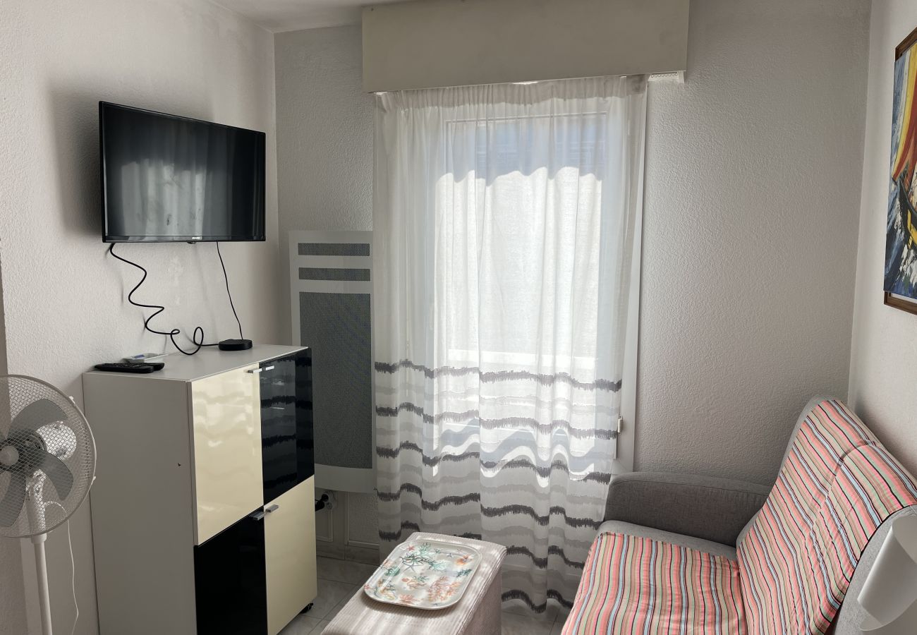 Appartement à Fréjus - Port Fréjus, Les Rives Latines, 100m des plages, Vue Port, t2 40m2, 4 pers, parking